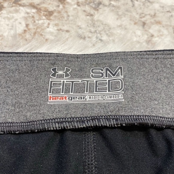 Under Armour Shorts Fitted Black Small - Picture 3 of 3